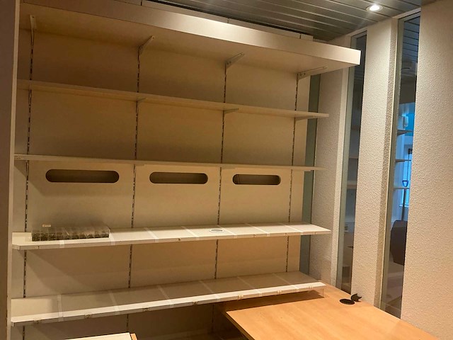 Apotheek interieur winkel toonbank - afbeelding 26 van  54