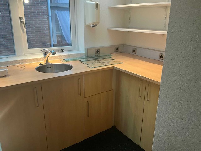 Apotheek interieur winkel toonbank - afbeelding 37 van  54