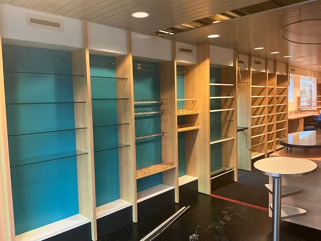 Apotheek interieur winkel toonbank - afbeelding 5 van  54