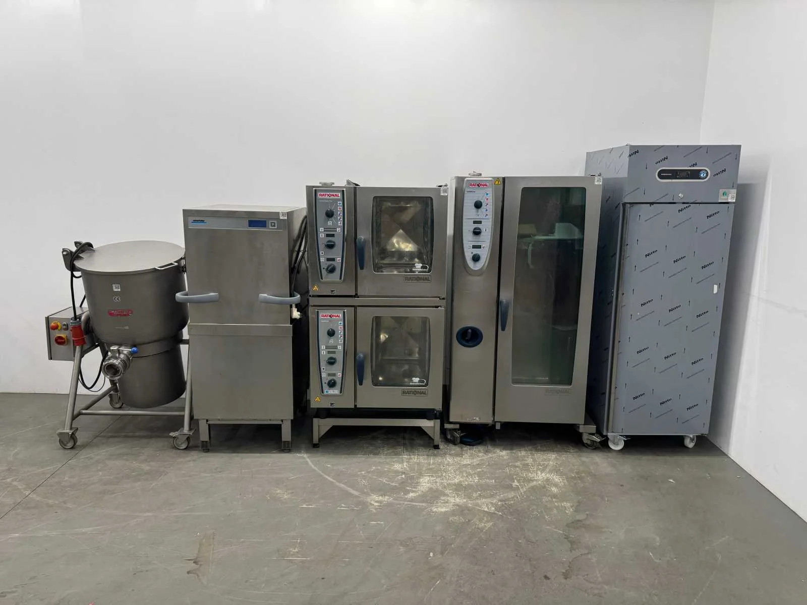 Apparatuur, meubilair, servies en benodigdheden voor horeca & evenementen