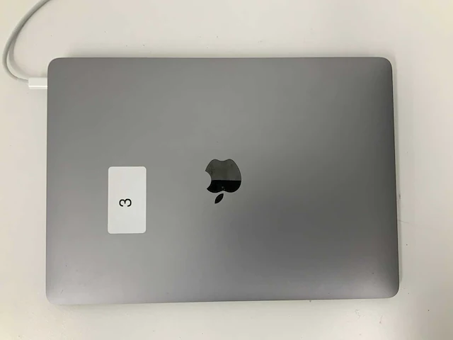 Apple - 2020 - 13-inch macbook air (2020): 1.1ghz. 2-core i3, 8gb, 256gb, space gray - mwt82n/a - laptop - afbeelding 3 van  4