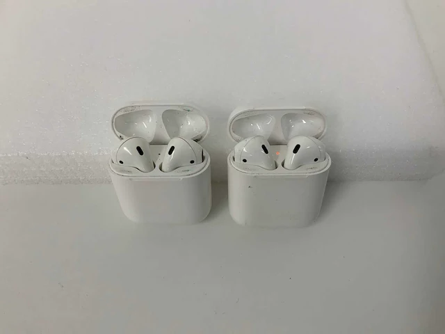 Apple - a1602 airpods 2 with charging case - mv7n2am/a (2x) - afbeelding 1 van  2
