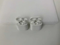 Apple - a1608 & a1932 airpods 2 with charging case - mv7n2am/a & mrxj2am/a (2x) - afbeelding 1 van  2