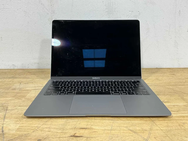 Apple - a1932 - laptop - afbeelding 2 van  4