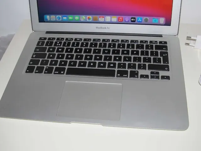 Apple - air 1466 intel i5 ssd - macbook - afbeelding 2 van  4
