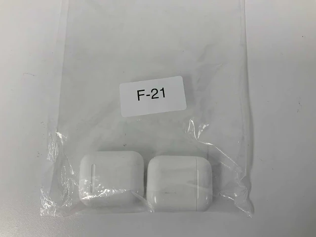 Apple - airpods 2, charging case - mv7n2zm/a (2x) - afbeelding 1 van  1