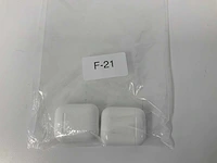 Apple - airpods 2, charging case - mv7n2zm/a (2x) - afbeelding 1 van  1