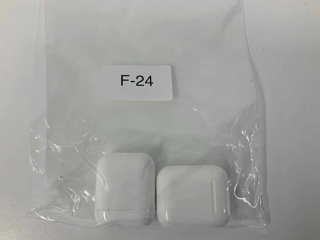 Apple - airpods 2, charging case - mv7n2zm/a (2x) - afbeelding 1 van  1