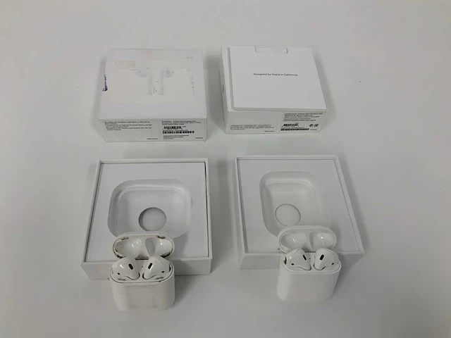 Apple - airpods 2, with charging case - mv7n2zm/a (2x) - afbeelding 1 van  1