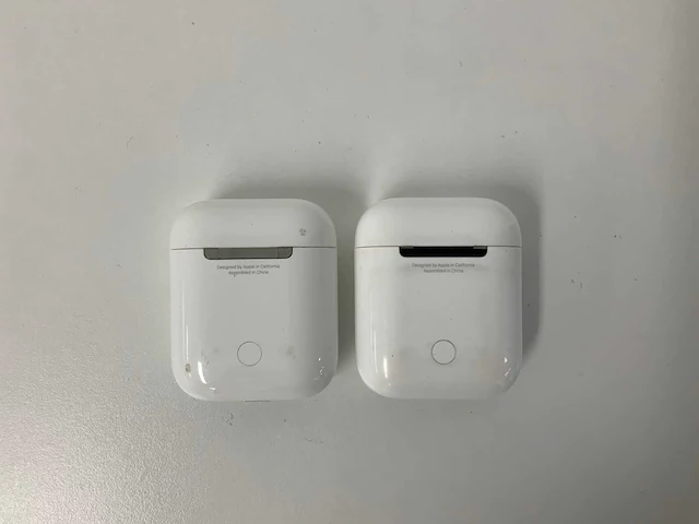 Apple - airpods 2, with charging case - mv7n2zm/a (2x) - afbeelding 2 van  2