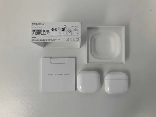 Apple - airpods 4 active noise cancellation, with charging case mxp93zm/a (2x) - afbeelding 1 van  3