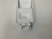 Apple - airpods pro 2nd generation, with charging case mtjv3zm/a - afbeelding 1 van  2