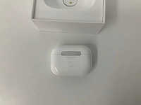Apple - airpods pro 2nd generation, with charging case mtjv3zm/a - afbeelding 2 van  2