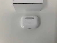 Apple - airpods pro 2nd generation, with charging case mtjv3zm/a - afbeelding 2 van  2