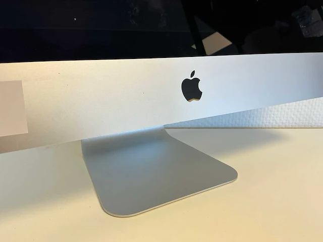 Apple - imac18,2 (24 inch) - desktop - afbeelding 2 van  5