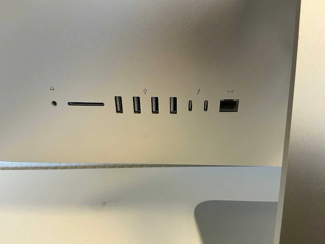 Apple - imac18,2 (24 inch) - desktop - afbeelding 4 van  5