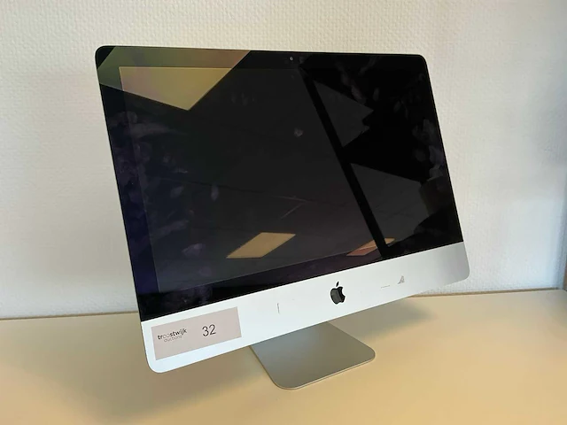 Apple - imac18,2 (24 inch) - desktop - afbeelding 1 van  4