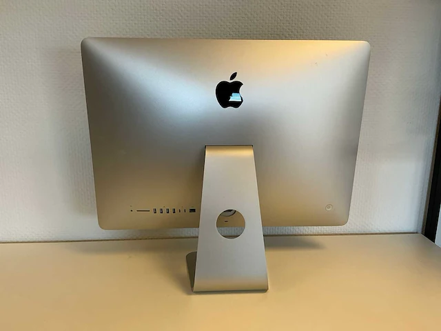 Apple - imac18,2 (24 inch) - desktop - afbeelding 3 van  4
