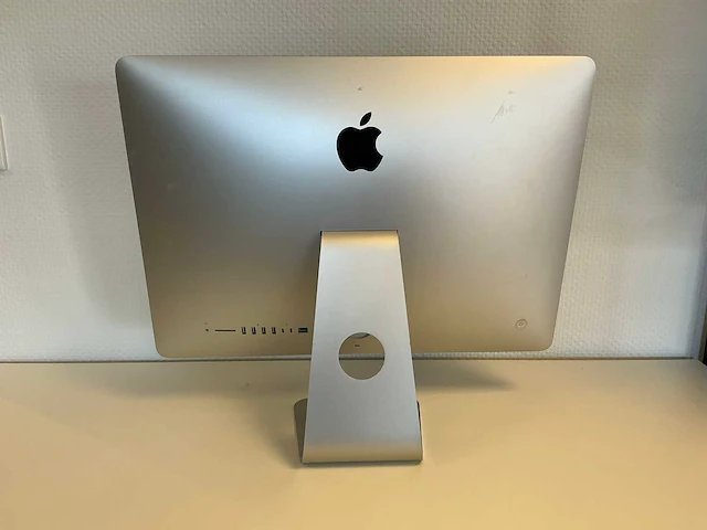 Apple - imac18,2 (24 inch) - desktop - afbeelding 3 van  5