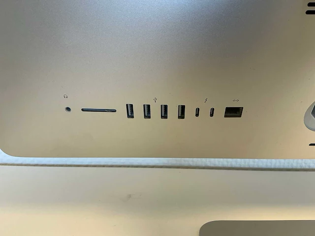 Apple - imac18,2 (24 inch) - desktop - afbeelding 4 van  5