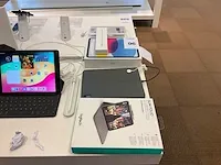 Apple - ipad - tablet met smart keyboard en pen - afbeelding 1 van  2