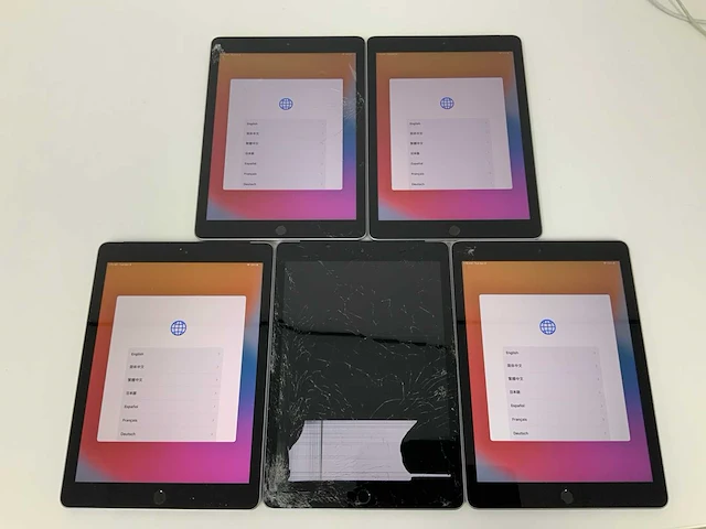 Apple - ipad 6 32gb space gray + ipad 5 32gb space gray (5x) - afbeelding 1 van  5