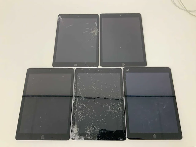 Apple - ipad 6 32gb space gray + ipad 5 32gb space gray (5x) - afbeelding 4 van  5