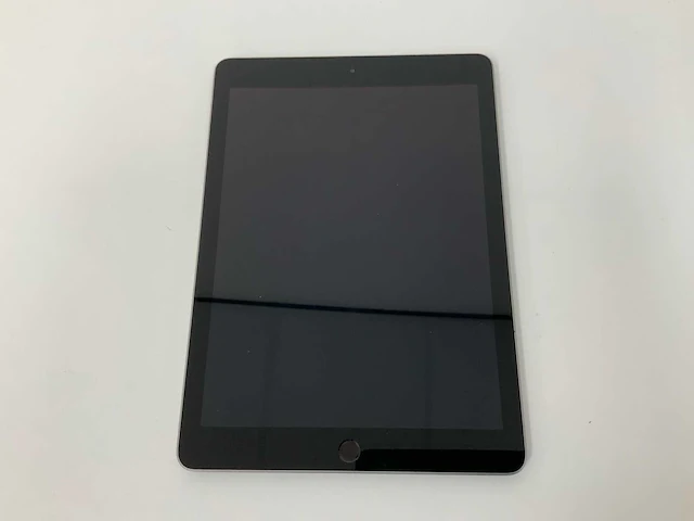 Apple - ipad 6 wifi 32gb space gray mr7f2nf/a - afbeelding 2 van  3