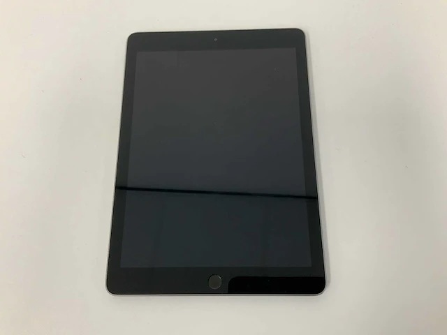 Apple - ipad 6 wifi 32gb space gray mr7f2nf/a - afbeelding 2 van  3