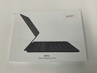Apple - ipad air(4e, 5e generatie) & ipad pro 11-inch(1e, 2e, 3e generatie) smart qwertz keyboard folio black - afbeelding 1 van  2