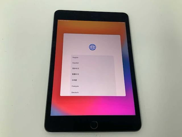 Apple - ipad mini (5th generation) (wi-fi) space gray - afbeelding 1 van  3