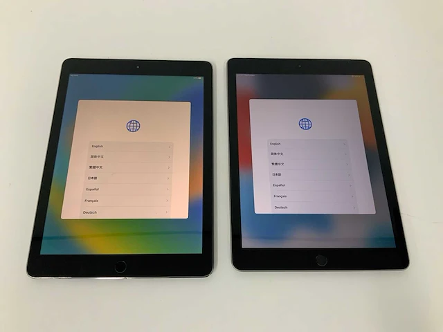 Apple - ipad pro (2016): wi-fi + cellular, 128gb, space gray (x2) - afbeelding 1 van  3