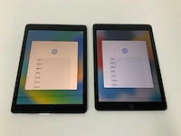 Apple - ipad pro (2016): wi-fi + cellular, 128gb, space gray (x2) - afbeelding 1 van  3