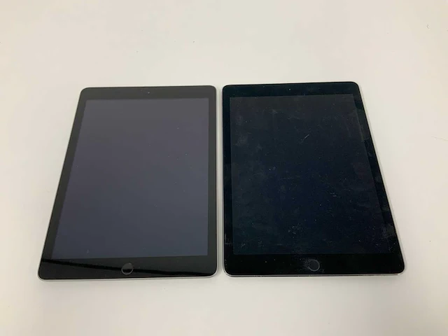 Apple - ipad pro 9.7-inch wifi + cellular & ipad 5 wifi 32gb space gray (2x) - afbeelding 2 van  3