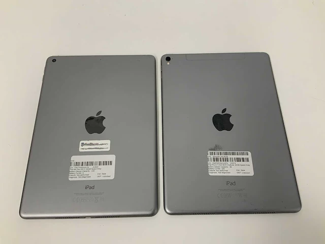 Apple - ipad pro 9.7-inch wifi + cellular & ipad 5 wifi 32gb space gray (2x) - afbeelding 3 van  3