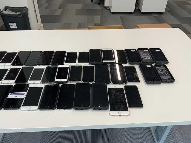 Apple - iphone - mobiele telefoon - afbeelding 4 van  6