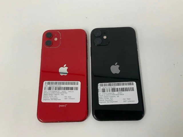Apple - iphone 11 64gb (product)red/black (2x) - afbeelding 3 van  3