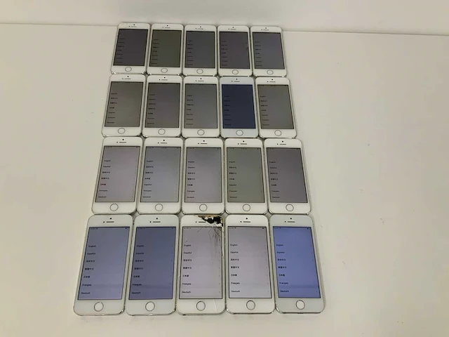 Apple - iphone 5s 16gb silver fmi (20x) - afbeelding 1 van  3