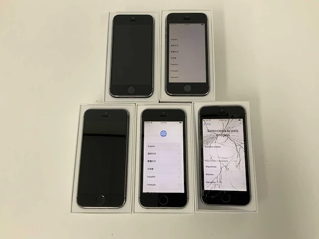 Apple - iphone 5s 16gb space gray + iphone se 64gb space gray (5x) - afbeelding 1 van  3