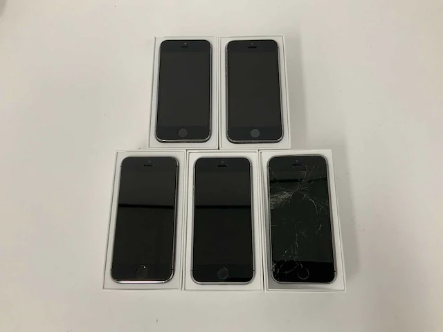 Apple - iphone 5s 16gb space gray + iphone se 64gb space gray (5x) - afbeelding 2 van  3
