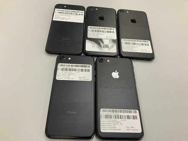 Apple - iphone 7 32/128gb black (5x) - afbeelding 3 van  3