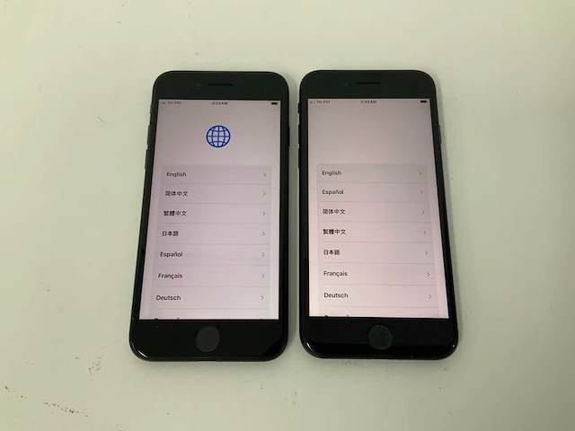 Apple - iphone se(2020) 2nd gen 64gb black (2x) - afbeelding 1 van  3