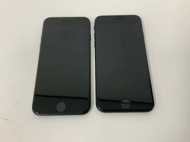 Apple - iphone se(2020) 2nd gen 64gb black (2x) - afbeelding 2 van  3