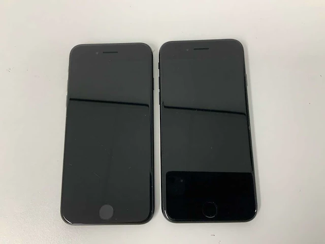 Apple - iphone se(2020) 2nd gen 64gb black (2x) - afbeelding 2 van  3