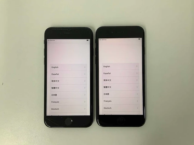 Apple - iphone se(2020) 2nd gen 64gb black (2x) - afbeelding 1 van  3