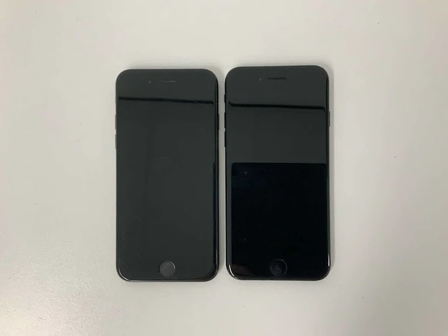 Apple - iphone se(2020) 2nd gen 64gb black (2x) - afbeelding 2 van  3