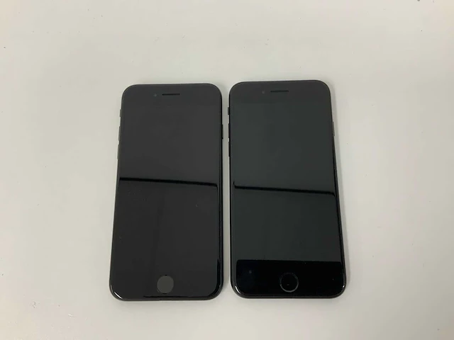 Apple - iphone se(2020) 2nd gen 64gb black (2x) - afbeelding 2 van  3