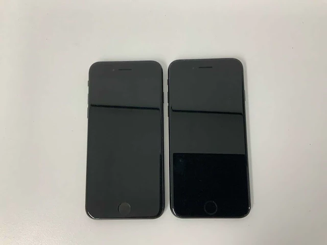 Apple - iphone se(2020) 2nd gen 64gb black (2x) - afbeelding 2 van  3