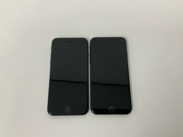 Apple - iphone se(2020) 2nd gen 64gb black 64/128gb black (2x) - afbeelding 2 van  3