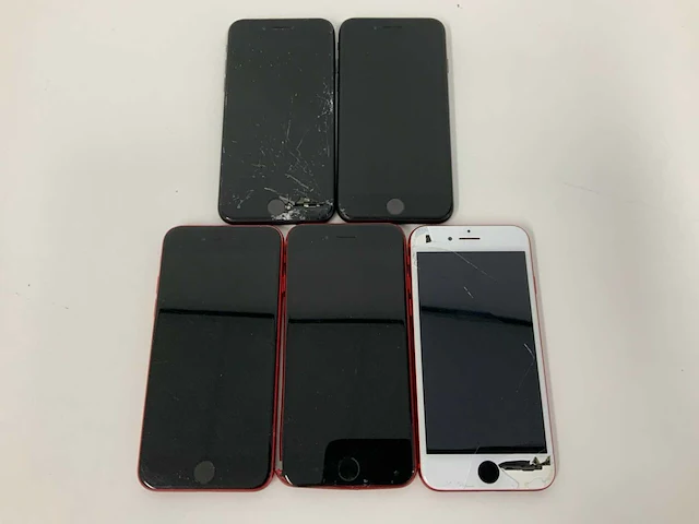Apple - iphone se(2020) 2nd gen 64gb black/red (5x) - afbeelding 2 van  3